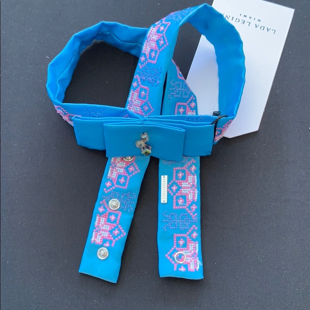 Blue bow & pink embroidery belt
